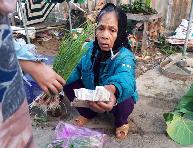 Gần Tết, khám phá chợ 'có một không hai', bán sản vật núi rừng Trường Sơn - ảnh 22