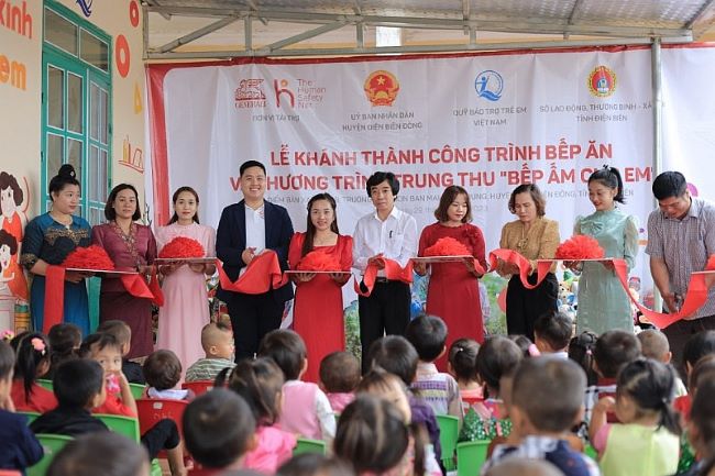 Generali Việt Nam và Quỹ BTTEVN khánh thành công trình bếp ăn mới tại điểm bản Xa Dung B, trường mầm non Ban Mai, xã Xa Dung, huyện Điện Biên Đông, tỉnh Điện Biên.