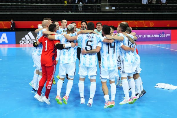 ghi-2-b224n-trong-1-ph250t-argentina-loai-brazil-tai-b225n-ket-futsal-world-cup-2021_4.jpg ghi-2-b224n-trong-1-ph250t-argentina-loai-brazil-tai-b225n-ket-futsal-world-cup-2021_4.jpg