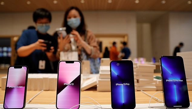 Giá iPhone 13 Pro Max xách tay liên tục giảm sau một tuần về Việt Nam