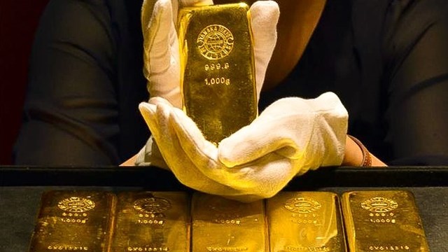 Giá vàng vượt 73,5 triệu đồng/lượng