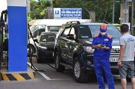 Giá xăng có thể giảm gần 2.000 đồng mỗi lít trong thời gian tới?