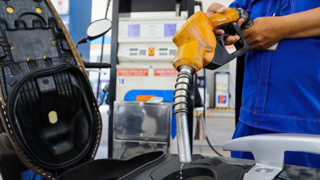 Giá xăng, giá vàng tại Việt Nam tăng mạnh trong tháng 2
