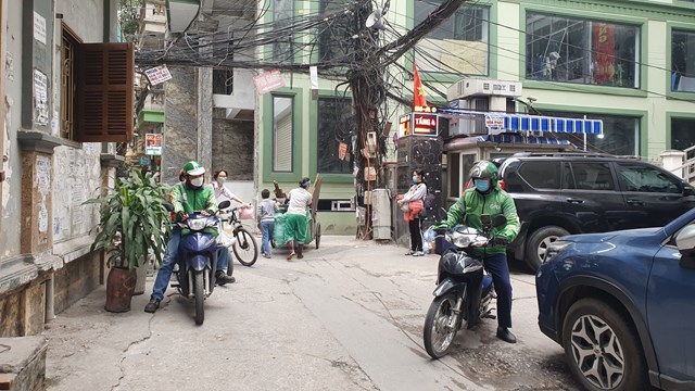 gi225-xang-li234n-tuc-tang-t224i-xe-c244ng-nghe-het-thoi-h225i-ra-tien_2.jpg gi225-xang-li234n-tuc-tang-t224i-xe-c244ng-nghe-het-thoi-h225i-ra-tien_2.jpg