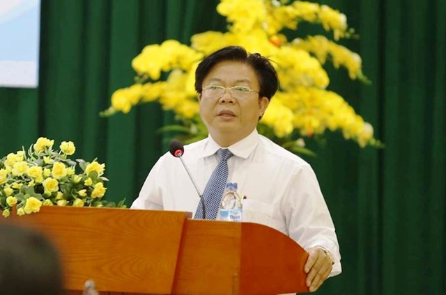 gi225m-doc-so-gddt-tinh-quang-nam-duoc-nghi-viec-theo-nguyen-vong_1.jpg gi225m-doc-so-gddt-tinh-quang-nam-duoc-nghi-viec-theo-nguyen-vong_1.jpg