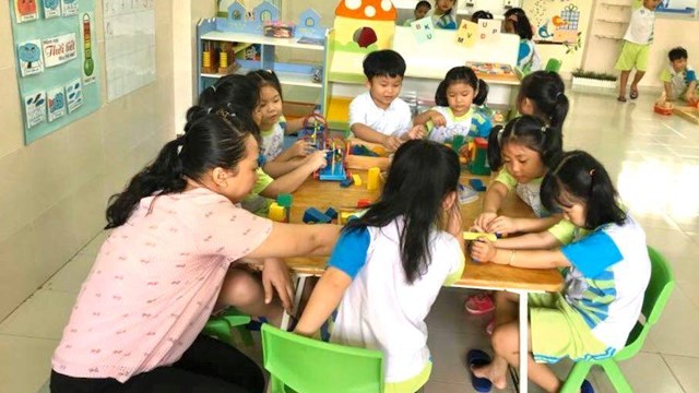 Giáo viên mầm non ngoài công lập: Chật vật ‘bám’ nghề
