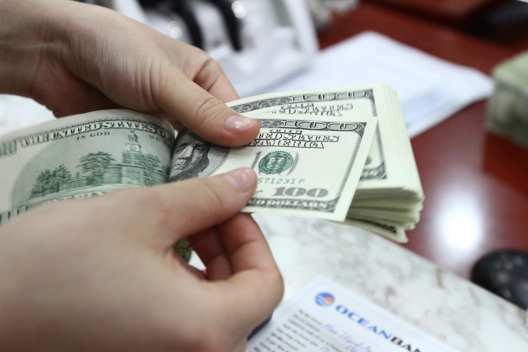 Giá USD hôm nay 21.11.2020: Ngân hàng giảm nhẹ