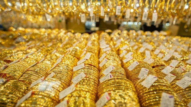 Giá vàng hôm nay 03/12: Giá vàng trong nước đồng loạt tăng mạnh