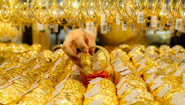 Giá vàng hôm nay 24/1: Giá vàng trong nước bất ngờ tăng mạnh