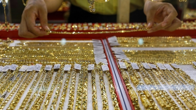 Giá vàng hôm nay 25/3: Vàng SJC neo mức hơn 80 triệu đồng/lượng 