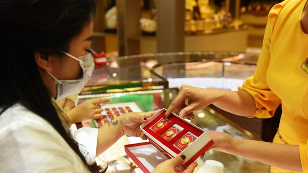 Giá vàng hôm nay 28.11.2020: Chênh lệch giá mua và bán lên 700.000 đồng