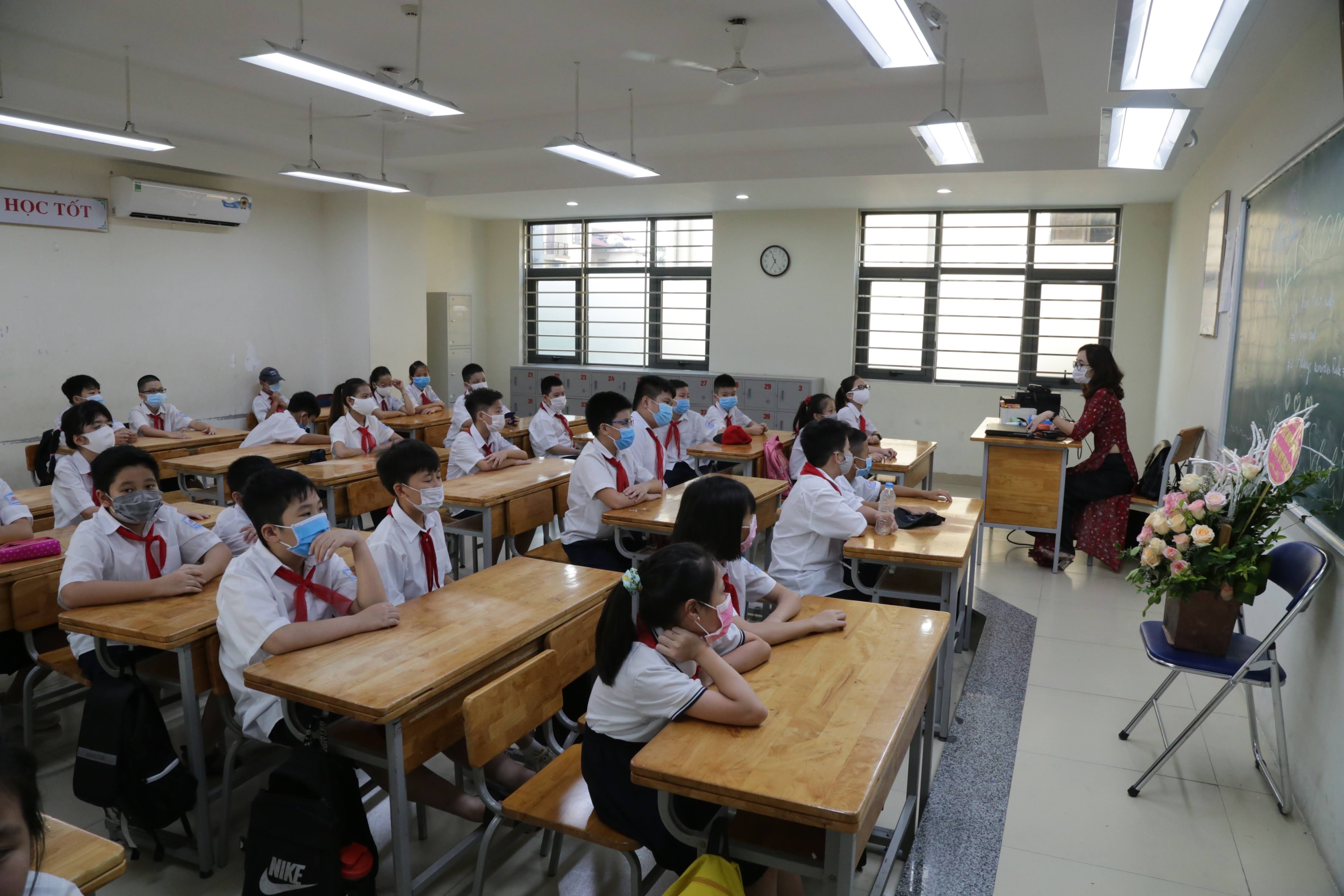 giai-b224i-to225n-thua-thieu-gi225o-vi234n_1.jpg