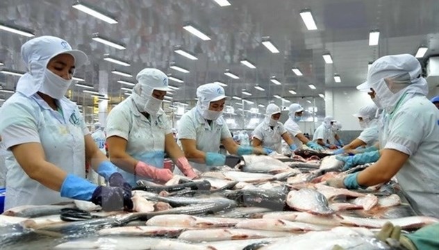 Giảm thu nhập, hơn 80% người lao động đồng ý làm vượt trần