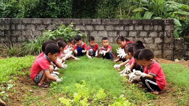 ‘Gieo chữ’ ở bản Mống
