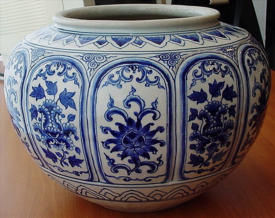 Chiếc ang thế kỷ XV, gốm Chu Đậu