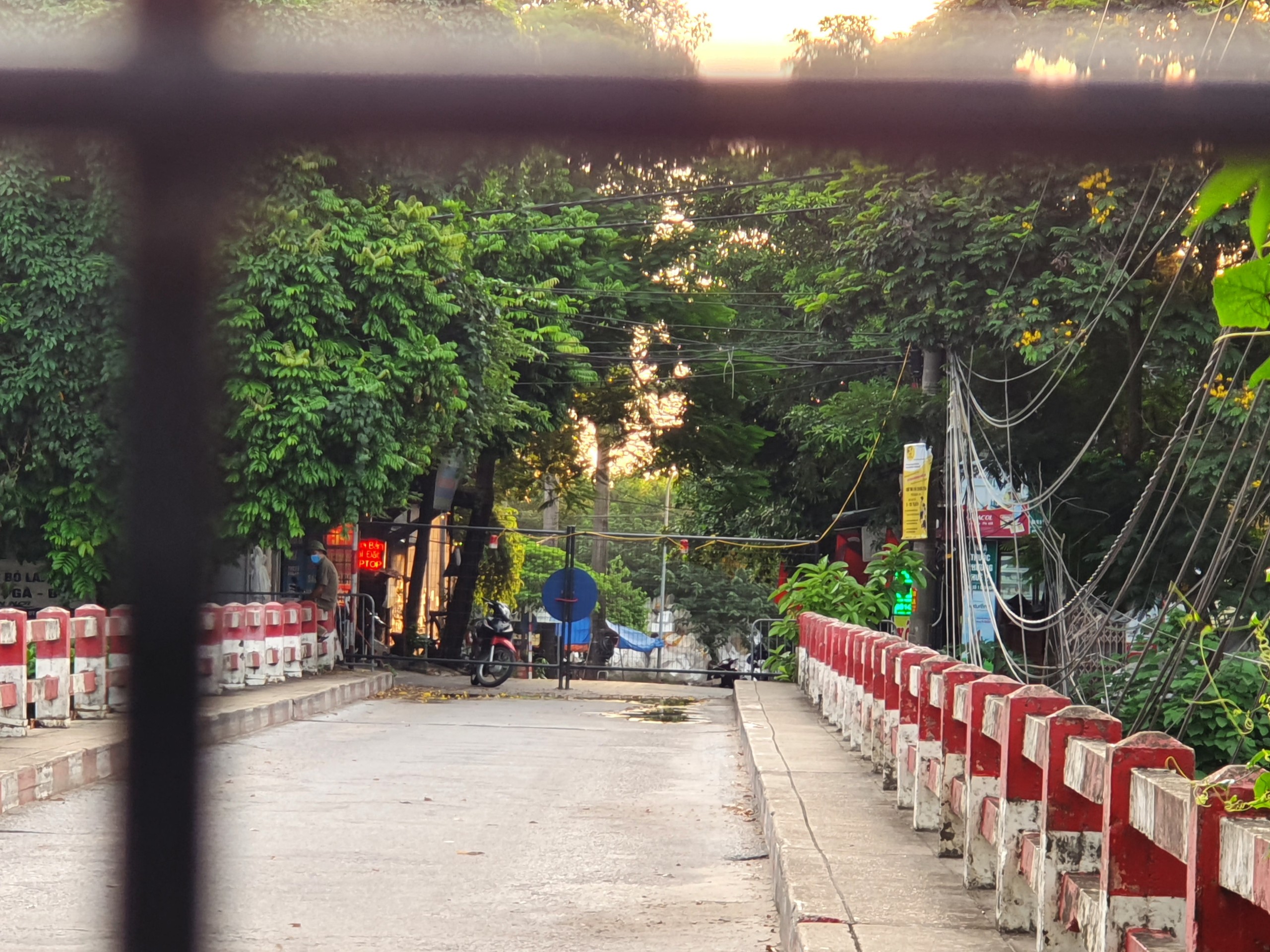 h224-noi-can-canh-chot-cung-39noi-bat-xuat-ngoai-bat-nhap39-tang-cuong-kiem-so225t-v249ng-do_11.jpg