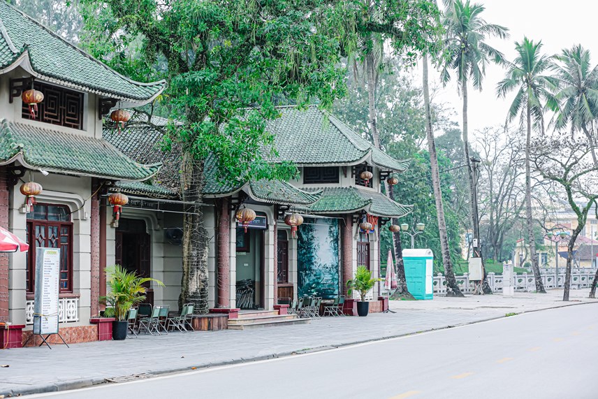 h224-noi-can-canh-tuyen-pho-di-bo-thu-4-sap-di-v224o-hoat-dong_5.jpg