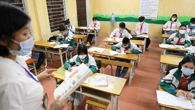 Hà Nội dự kiến cho học sinh trở lại trường sau Tết: Quá thận trọng?