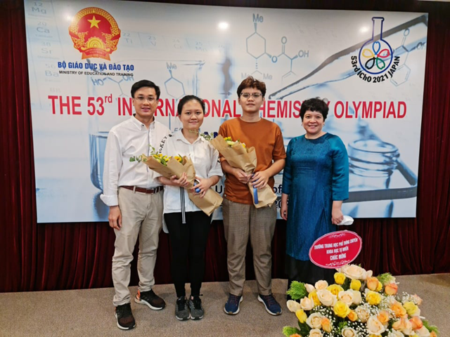 h224-noi-khen-thuong-hoc-sinh-gi225o-vi234n-c243-th224nh-t237ch-xuat-sac-tai-c225c-ky-thi_1.png h224-noi-khen-thuong-hoc-sinh-gi225o-vi234n-c243-th224nh-t237ch-xuat-sac-tai-c225c-ky-thi_1.png