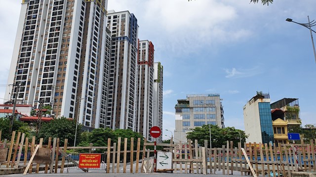 Hà Nội: Nhiều tuyến phố thành ngõ cụt, siết chặt việc đi đường của người dân