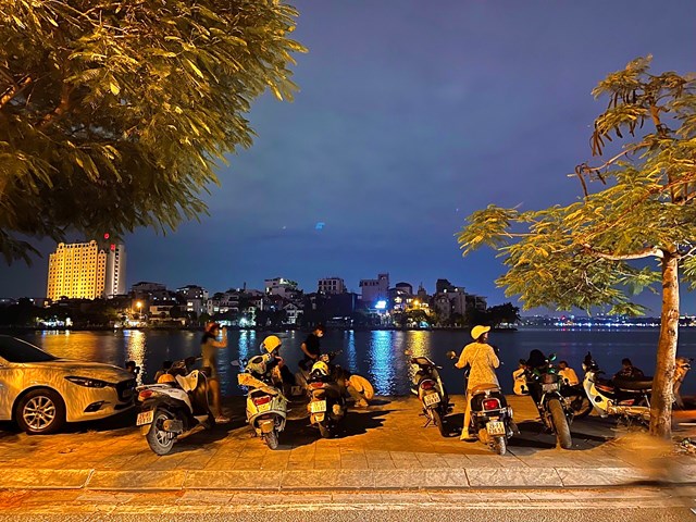 h224-noi-pho-van-nhon-nhip-ve-d234m-nhu-chua-he-c243-dich_9.jpg