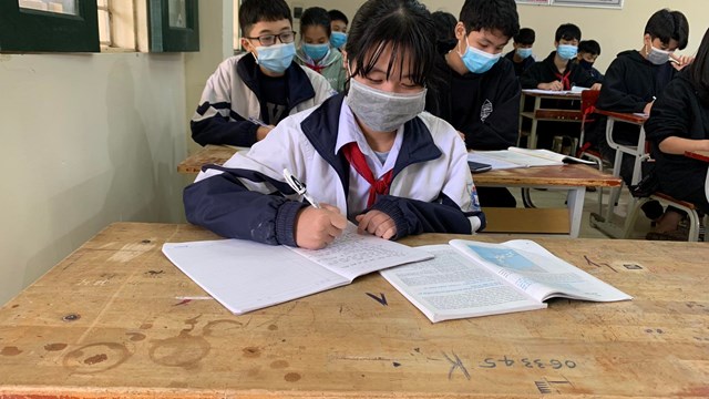Hà Nội: Phụ huynh hồi hộp sau ngày học sinh đi học trở lại