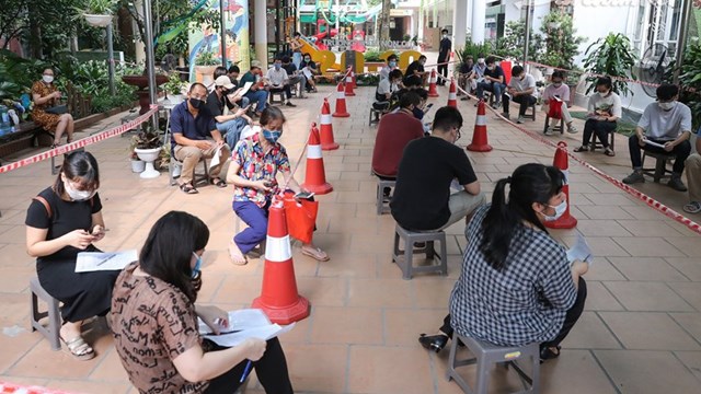 Hà Nội: Quận Hoàn Kiếm dẫn đầu tốc độ tiêm chủng