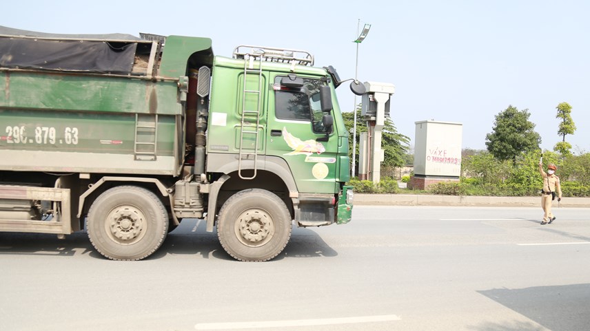 h224-noi-t224i-xe-39dung-h236nh39-truoc-su-quyet-liet-cua-csgt_4.jpg
