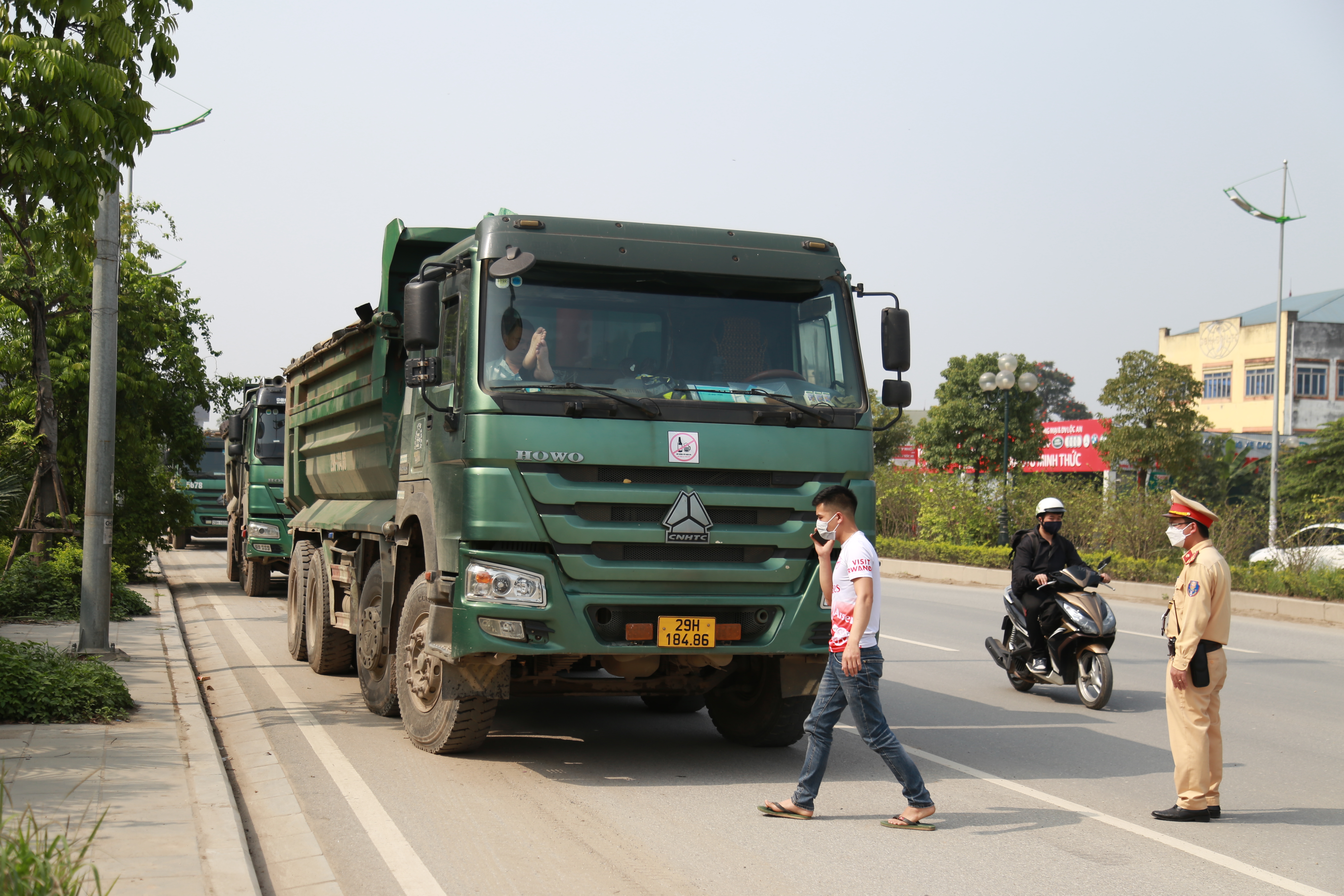 h224-noi-t224i-xe-39dung-h236nh39-truoc-su-quyet-liet-cua-csgt_8.jpg