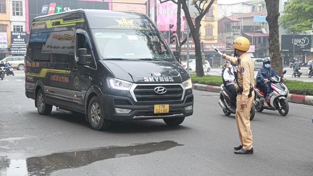 Hà Nội: Tăng cường công tác kiểm tra, xử lý xe Limousine đón trả khách tùy tiện