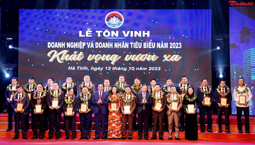 h224-tinh-t244n-vinh-nhieu-doanh-nghiep-doanh-nh226n-ti234u-bieu_4.jpg