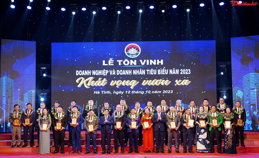 h224-tinh-t244n-vinh-nhieu-doanh-nghiep-doanh-nh226n-ti234u-bieu_5.jpg