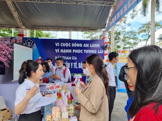 h224ng-ngh236n-viec-l224m-cho-nguoi-lao-dong-bi-anh-huong-boi-dai-dich-covid-19_1.jpg h224ng-ngh236n-viec-l224m-cho-nguoi-lao-dong-bi-anh-huong-boi-dai-dich-covid-19_1.jpg