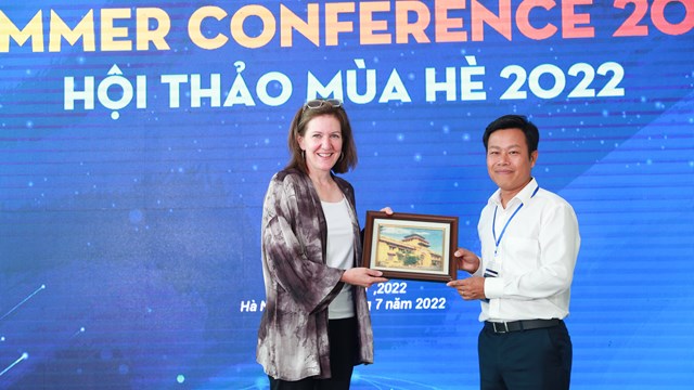 Hàng trăm chuyên gia giáo dục tham dự sự kiện đầu tiên được tổ chức tại ĐHQGHN trụ sở Hoà Lạc