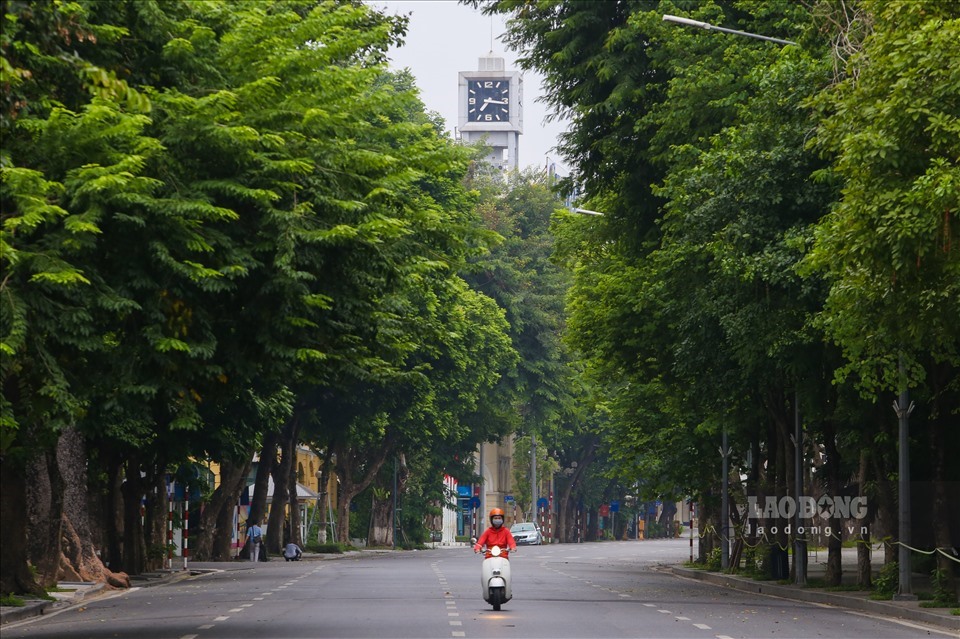 Hà Nội đang thực hiện giãn cách xã hội.