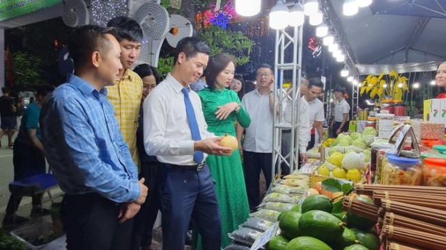 Hà Nội: Khai mạc Hội chợ trái cây, nông sản an toàn các tỉnh, thành phố 2023
