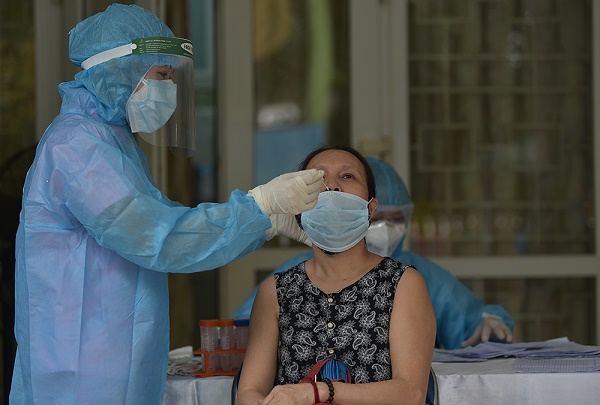 Hà Nội tận dụng ‘thời gian vàng’ để bóc tách F0 ngoài cộng đồng