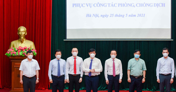 Hai doanh nghiệp do ông Đỗ Minh Phú đứng đầu trao tặng 20 tỷ đồng vào Quỹ Vaccine phòng Covid-19