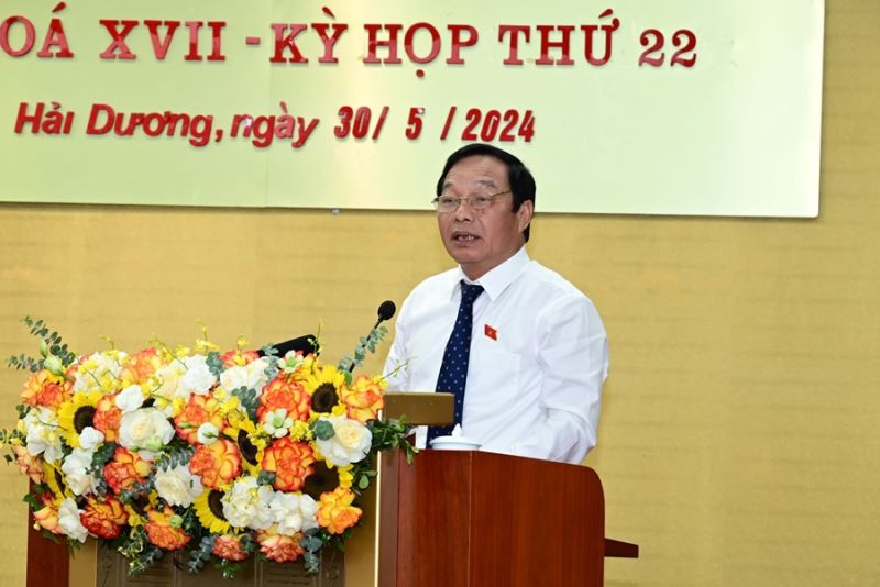 Chủ tịch HĐND tỉnh Lê Văn Hiệu phát biểu tại kỳ họp Chủ tịch HĐND tỉnh Lê Văn Hiệu phát biểu tại kỳ họp