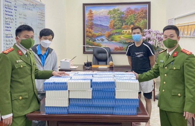 hai-ph242ng-thu-giu-48000-vi234n-thuoc-v224-1500-bo-kit-test-kh244ng-r245-nguon-goc_1.jpg hai-ph242ng-thu-giu-48000-vi234n-thuoc-v224-1500-bo-kit-test-kh244ng-r245-nguon-goc_1.jpg