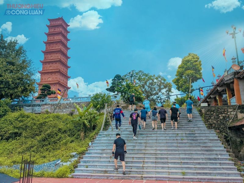 Tháp Tường Long (quận Đồ Sơn) - Điểm đến du lịch tâm linh thu hút đông đảo du khách Tháp Tường Long (quận Đồ Sơn) - Điểm đến du lịch tâm linh thu hút đông đảo du khách