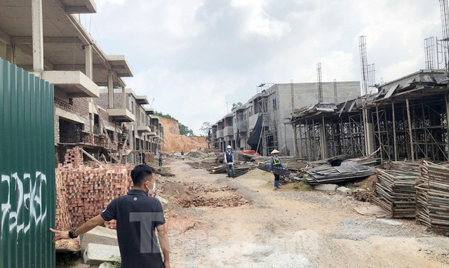 Hàng chục căn nhà phố, shophouse không phép mọc trong dự án TTCP vừa chỉ loạt sai phạm - Ảnh 1. Hàng chục căn nhà phố, shophouse không phép mọc trong dự án TTCP vừa chỉ loạt sai phạm - Ảnh 1.