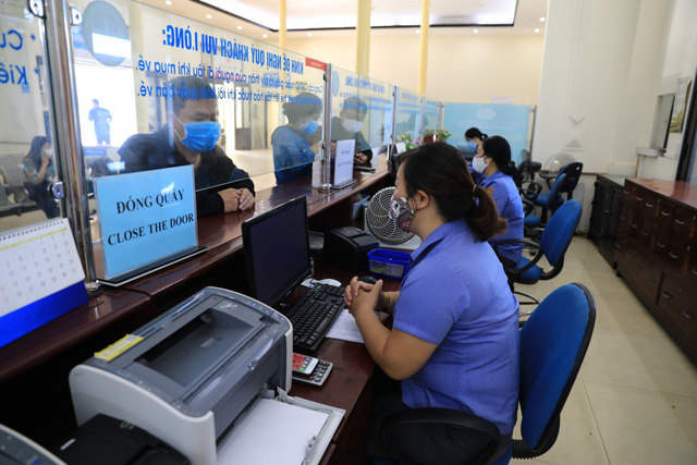 Hàng không, đường sắt “cháy” vé chặng Hà Nội – TPHCM - Ảnh 3.