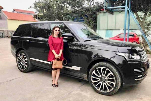 Hàng loạt nạn nhân bức xúc tố cáo chiêu trò lừa đảo tinh vi của nữ đại gia Ngân gốm: Bán hàng kiểu chảnh, hàng hiệu nhưng giá rẻ chỉ bằng 1/2, 1/3 thị trường - Ảnh 1.