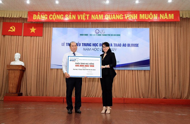 Hành trình trao học bổng, cống hiến vì cộng đồng của Công ty Rohto-Mentholatum (Việt Nam) - ảnh 1