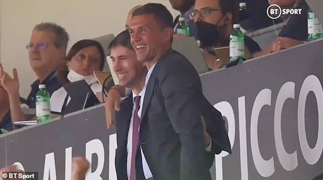 hau-due-doi-thu-3-nh224-maldini-ghi-b224n-thiet-lap-lich-su-tai-ac-milan_2.jpg