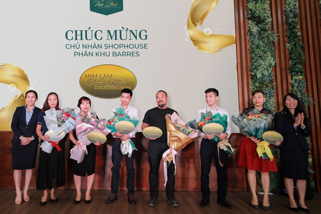Những chủ nhân đầu tiên của phân khu Barres - Him Lam Vạn Phúc