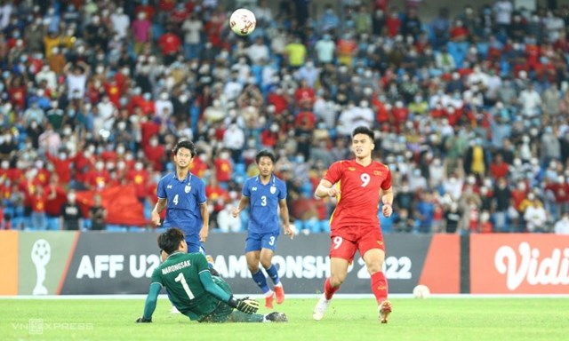 hlv-dinh-the-nam-u23-th225i-lan-c243-phan-233p-s226n-nhung-thieu-duy234n-dut-diem_1.jpg