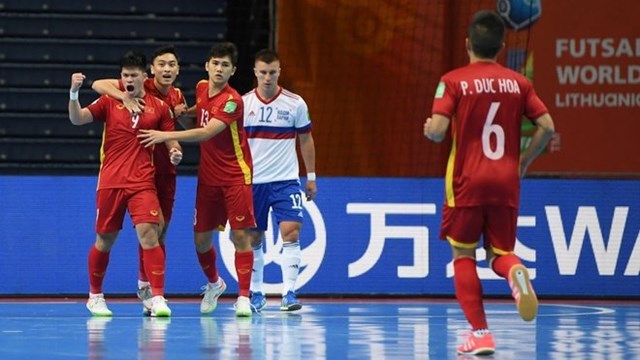 HLV và cầu thủ Nga khen nức nở tuyển futsal Việt Nam sau chiến thắng hú vía