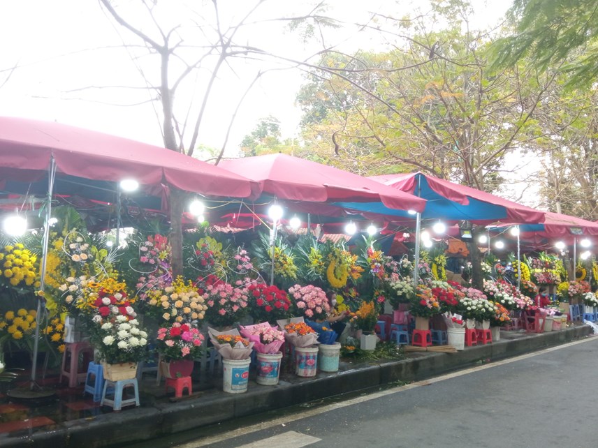 hoa-gia-hoa-polime-39lan-luot39-hoa-tuoi-tr234n-thi-truong-qu224-8-3_2.jpg hoa-gia-hoa-polime-39lan-luot39-hoa-tuoi-tr234n-thi-truong-qu224-8-3_2.jpg